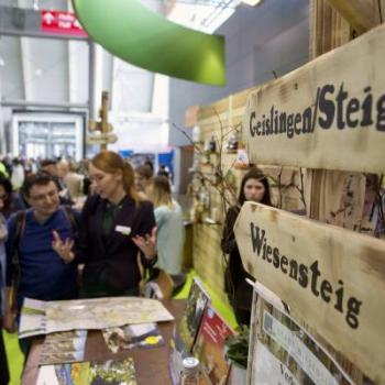 Reisemesse CMT 2017 in Stuttgart - und so gibt es auf der Reisemesse CMT 2017 in Stuttgart zahlreiche Wanderinformationen - (c) Messe Stuttgart