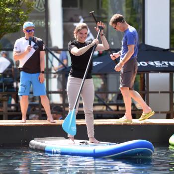 Auf der Erfolgswelle: Wassersport liegt voll im Outdoor Trend – Die Leitmesse Outdoor präsentiert vergrößerte Water Sports Area - (c) Outdoor Friedrichshafen