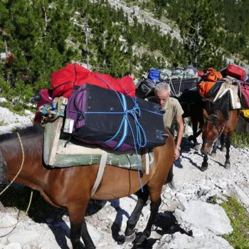 Wir sind in den albanischen Alpen im Norden des Landes, nicht weit entfernt von Montenegro und dem Kosovo - Wandern in den Albanischen Alpen - (c) Klaus Pfenning
