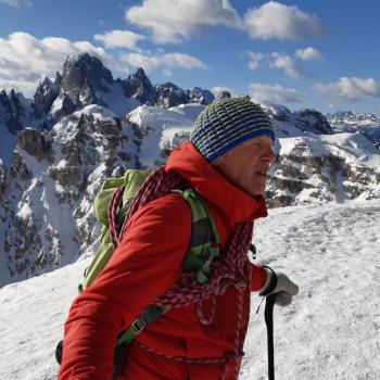 Unser Bergführer heißt Heini, mit Nachnamen Gütl. Der 66-jährige Südtiroler hat nach eigenen Angaben schon weit mehr als 500mal den Gipfel der 2.999 Meter hohen Großen Zinne bestiegen - (c) Klaus Pfenning