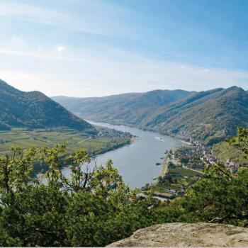 Blick vom Aussichtspunkt auf die Donau - (c) Rother Bergverlag