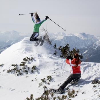 Schneeschuhwandern macht gute Laune in der HOCHsteiermark - (c) Tom Lamm