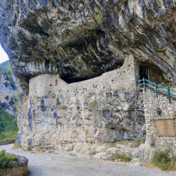 Die Ermita de San Urbez liegt in einer engen Höhle - (c) Christine Kroll
