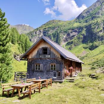 Auf der Waldhornalm gibt es Kuchen und Buttermilch - (c) Christine Kroll