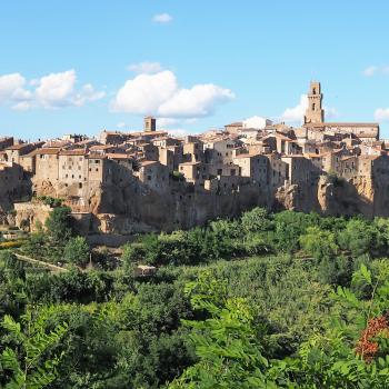 Ebenso wie die vielen pittoresken Orte, hier Pitigliano, auf den Hügeln der Maremma - (c) Jörg Bornmann