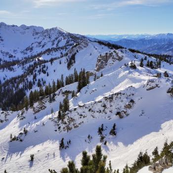 Vom Tanzeck-Gipfel blickt man über die umliegenden Berge - (c) Christine Kroll