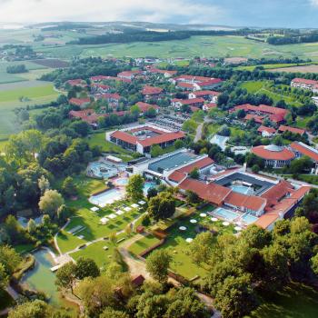 Im niederbayerischen Bayerbach erwarten den Besucher sanfte Natur und verschlafene Wege - (c) Stefan Engel/Ulrike Engel
