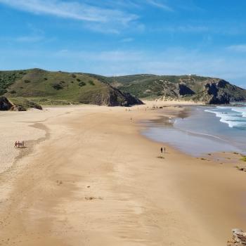 Eine Reise entlang Portugals südlichster Küste, wo Fels und Sand, Fischerdörfer und Design-Retreats, Naturidylle und kulinarische Leidenschaft ein harmonisches Ganzes formen - (c) Detlef Düring