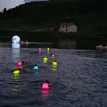 Die magische Kraft des Vollmondschwimmens im Bergsee - (c) Detlef Düring
