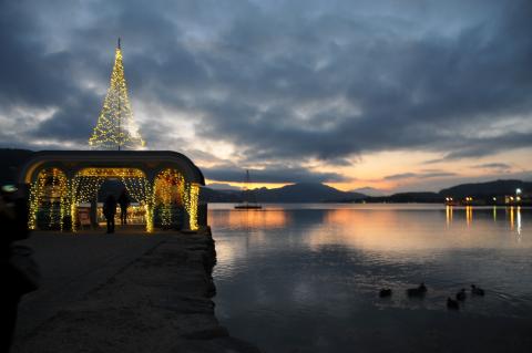 Christbaumversenken im Wörthersee