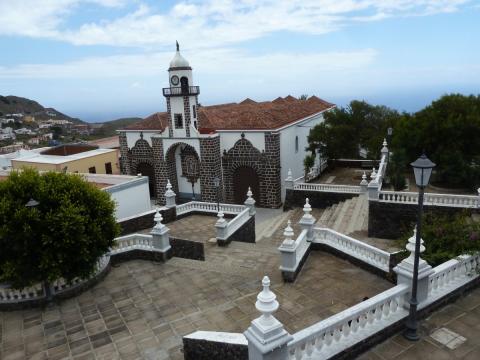 El Hierro ist für Wanderer und Naturliebhaber - Zu den meisten kleinen Ansiedlungen gehört auch eine Kirche - (c) Gabi Dräger