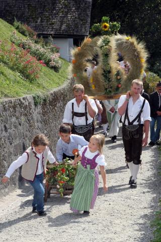 Dankfeste in der Silberregion Karwendel - Erntedankwagen