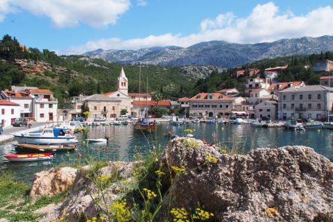 Fischerdorf an der Kroatisch Bucht in der Nähe des Velebit Gebirges - (c) Jörg Bornmann