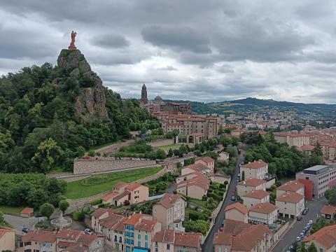 Mit Eselsgeduld bergauf-bergab - der „Chemin Stevenson“ gilt als einer der schönsten Fernwanderwege Frankreichs - (c) Klaus Pfenning Mit Eselsgeduld bergauf-bergab - der „Chemin Stevenson“ gilt als einer der schönsten Fernwanderwege Frankreichs - (c) Klaus Pfenning