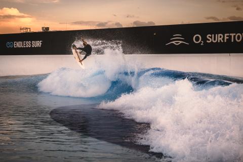 Die perfekte 'Reise'welle in Halbbermoos bei München - (c) Surftown